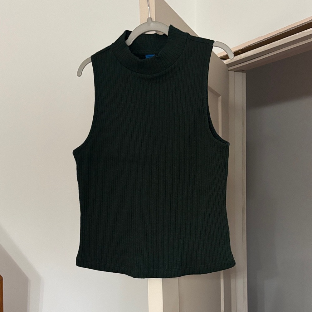 Sleeveless Green Ribbed Top